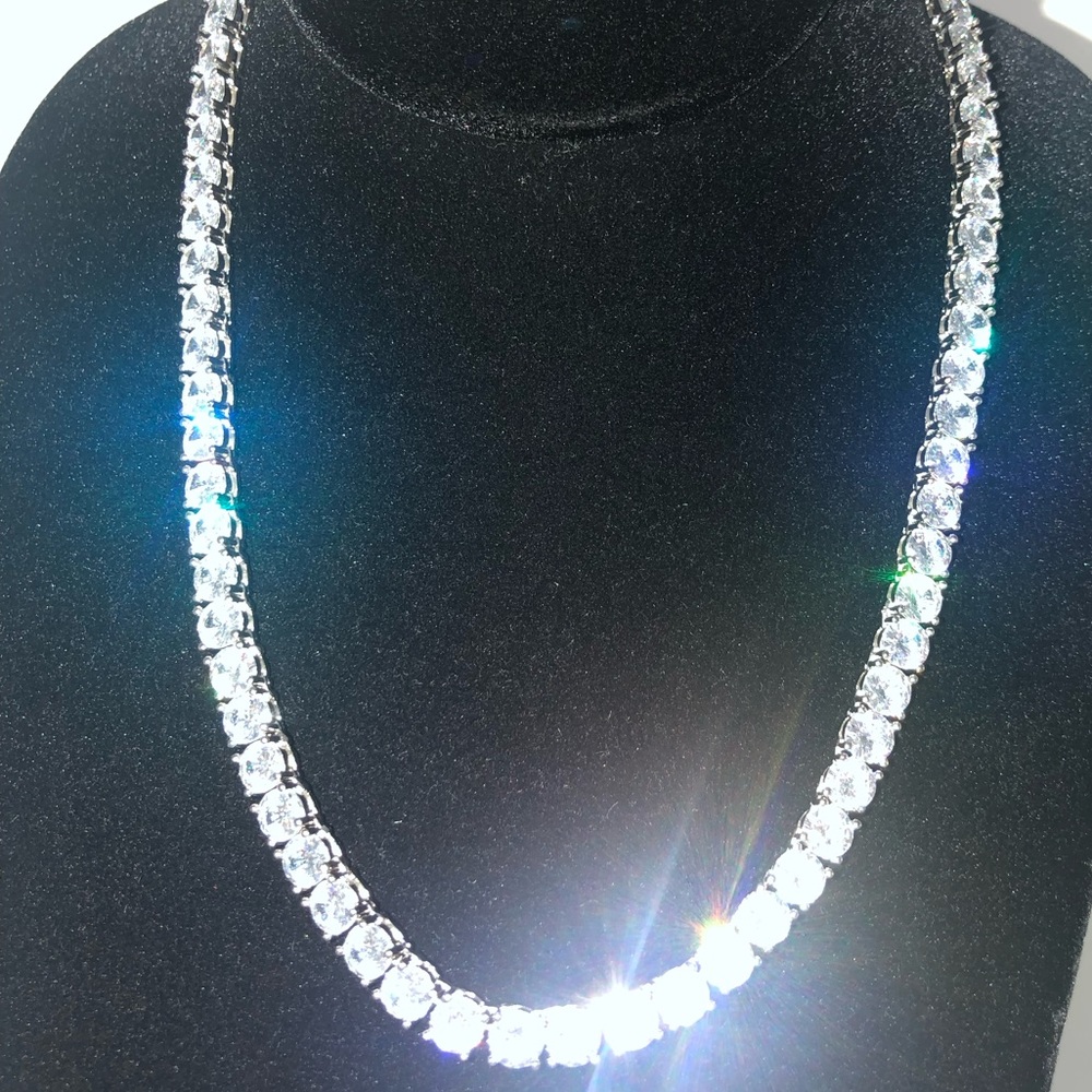 18k 75ct Tennis Necklace - Picture 3 of 13